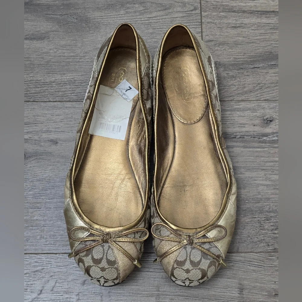 Coach Ariell Gold Tan Monogram Ballet Flats Size 7 Comfy Streetwear Metallic - Picture 5 of 9